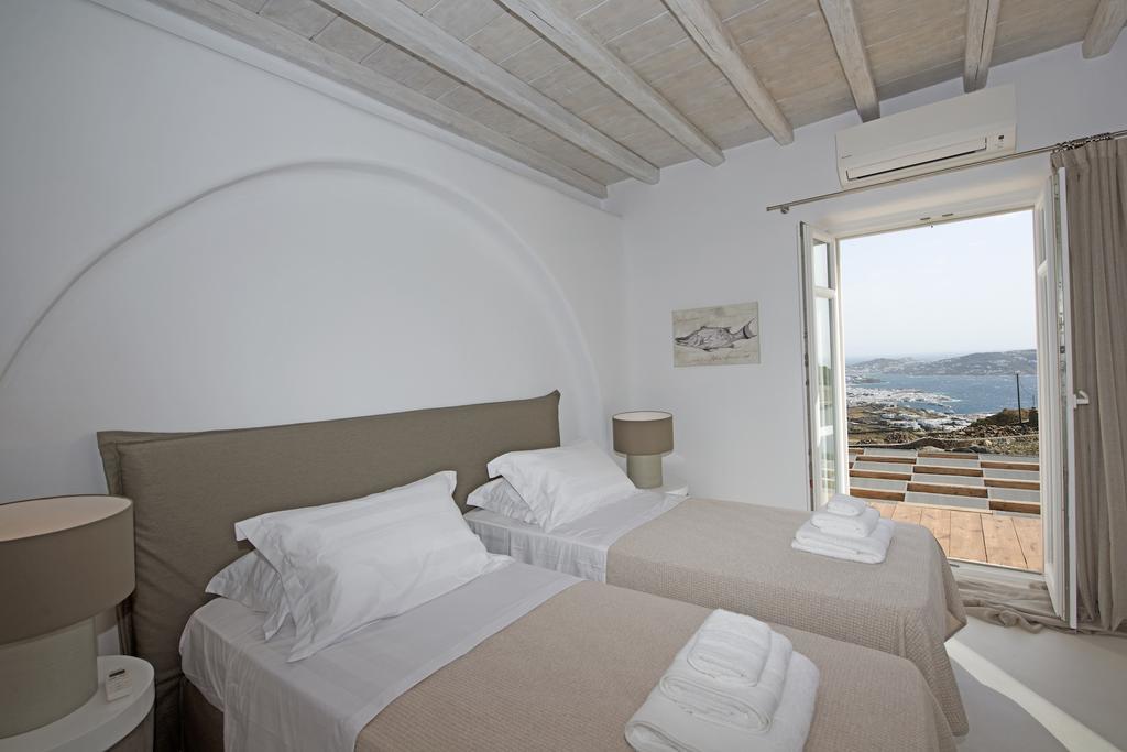 Diles Villas & Suites Mykonos Tourlos Exterior photo