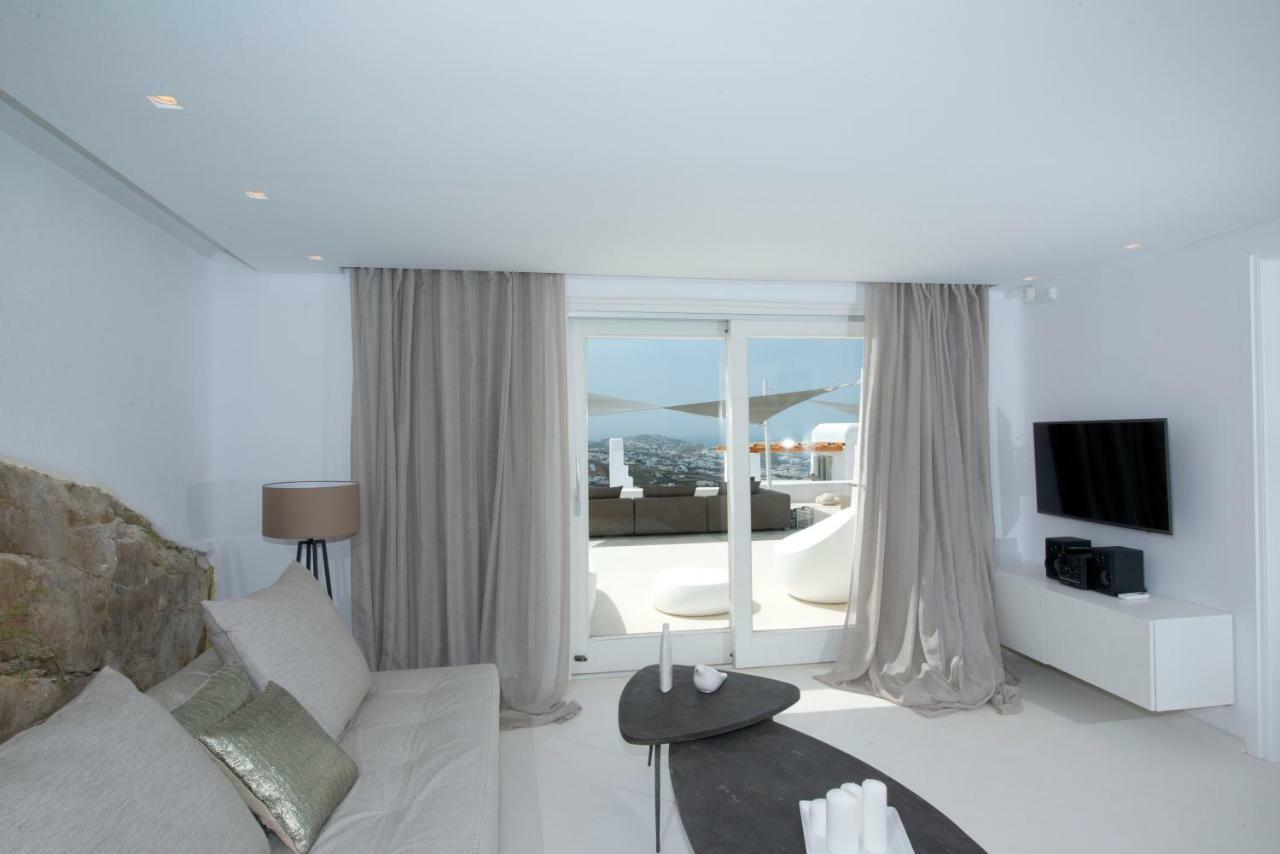 Diles Villas & Suites Mykonos Tourlos Exterior photo