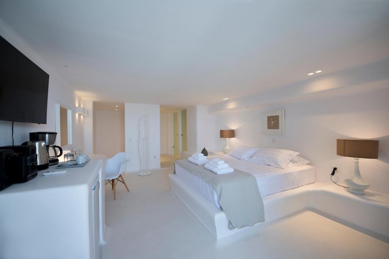 Diles Villas & Suites Mykonos Tourlos Exterior photo